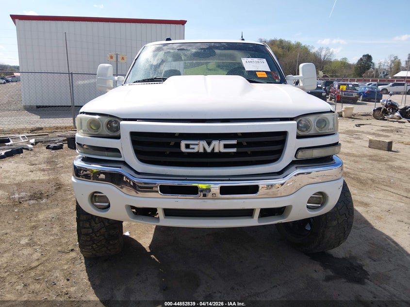 2005 GMC Sierra 2500Hd Slt VIN: 1GTHK232X5F904562 Lot: 44852839
