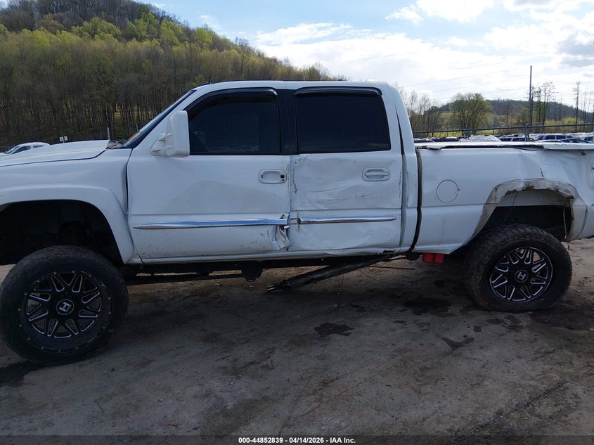 2005 GMC Sierra 2500Hd Slt VIN: 1GTHK232X5F904562 Lot: 44852839