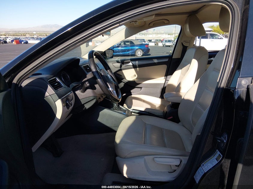 2013 VOLKSWAGEN JETTA auction photo 5