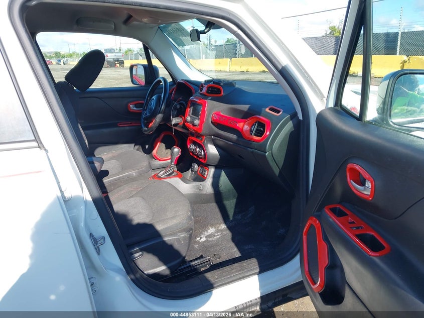 2015 JEEP RENEGADE auction photo 5