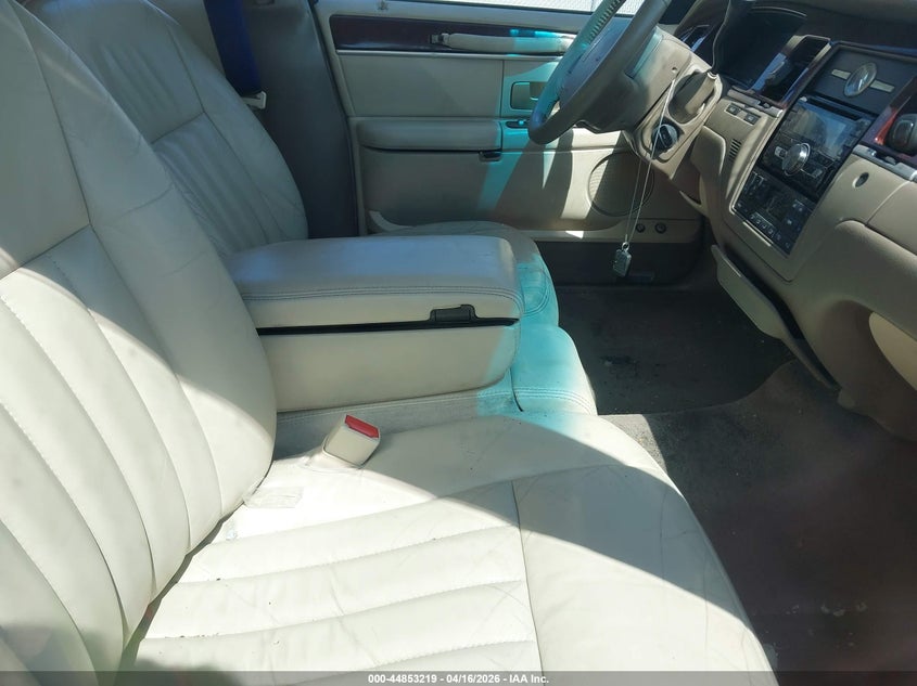 2005 Lincoln Town Car Signature