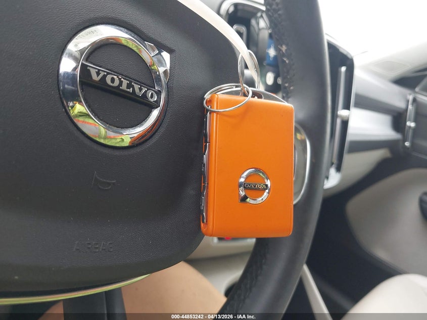 2022 Volvo Xc40 T5 Momentum VIN: YV4162UK4N2741075 Lot: 44853242