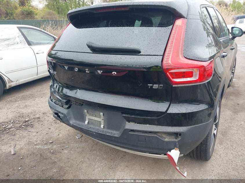 2022 Volvo Xc40 T5 Momentum VIN: YV4162UK4N2741075 Lot: 44853242