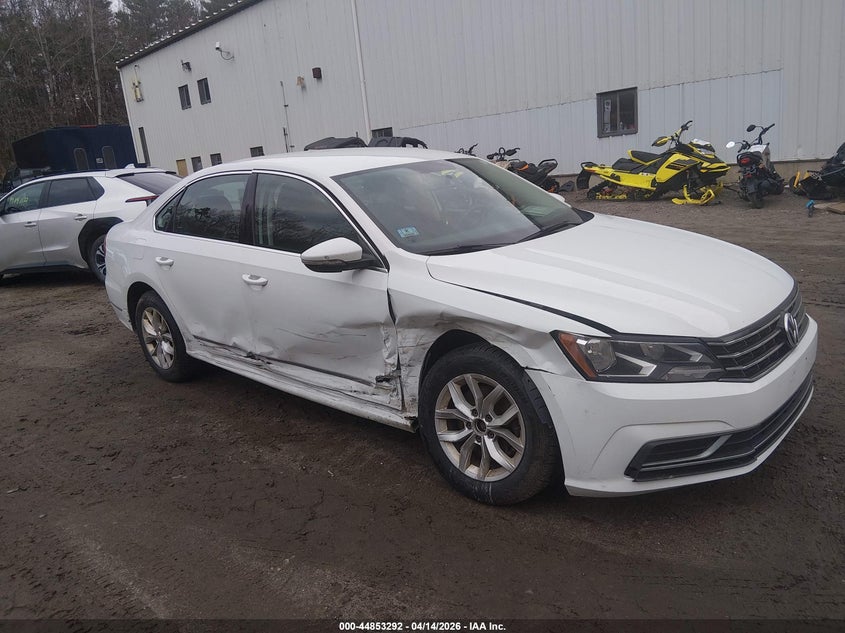 2016 Volkswagen Passat 1.8T S VIN: 1VWAT7A39GC010920 Lot: 44853292