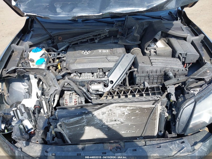 2015 Volkswagen Passat 1.8T S VIN: 1VWAT7A31FC071886 Lot: 44853315