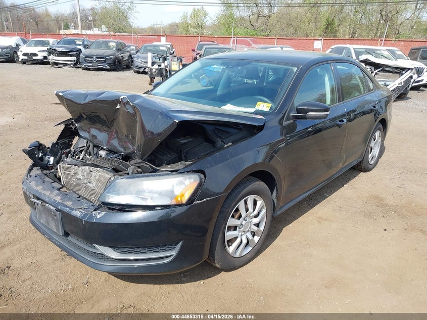 2015 Volkswagen Passat 1.8T S VIN: 1VWAT7A31FC071886 Lot: 44853315