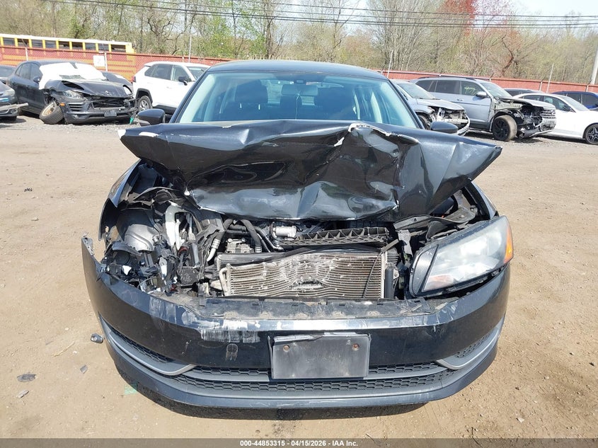 2015 Volkswagen Passat 1.8T S VIN: 1VWAT7A31FC071886 Lot: 44853315