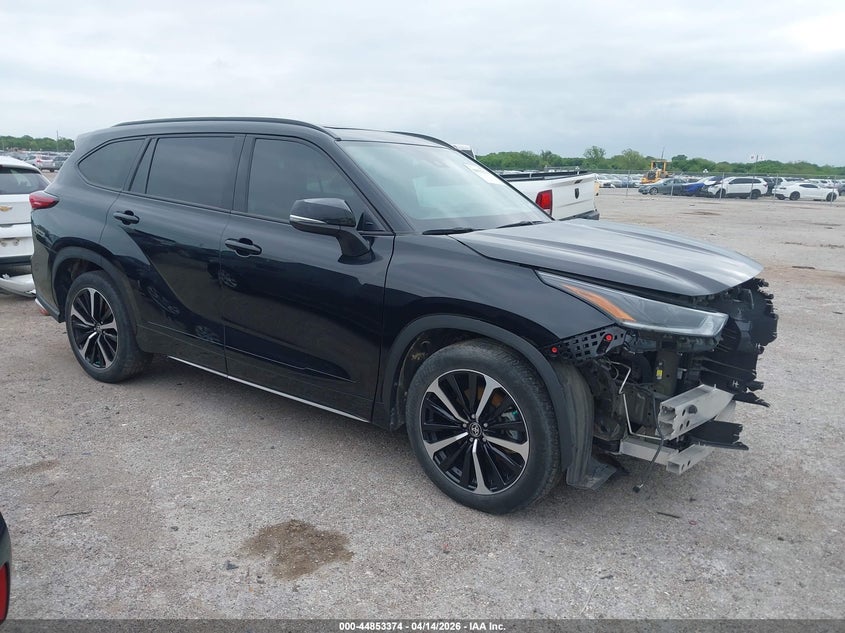 2022 TOYOTA HIGHLANDER XSE