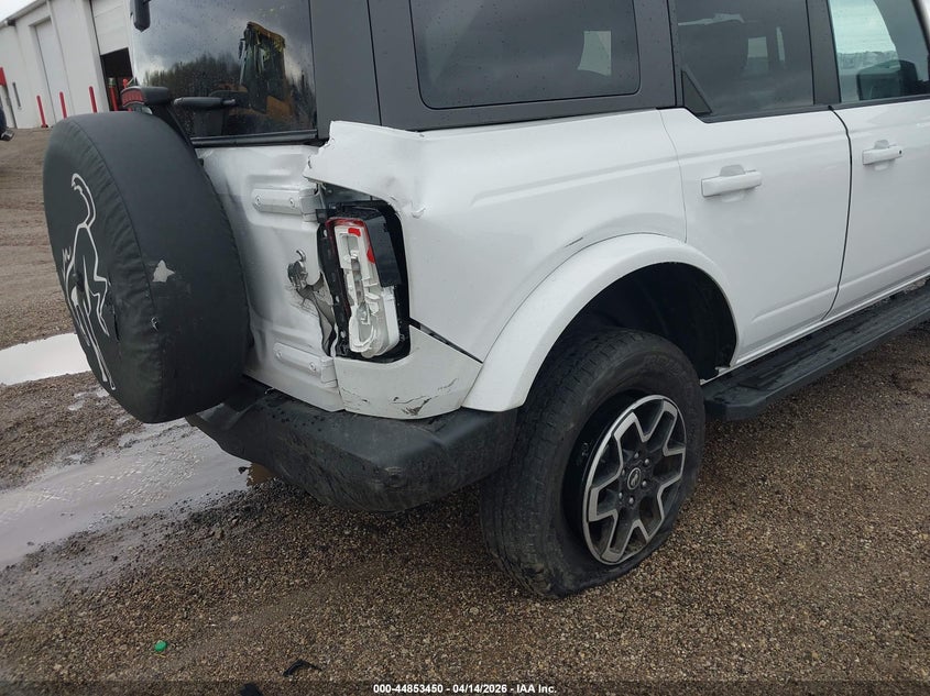 2023 Ford Bronco 2.3 Outer Banks white Lot 111044853450 Vin 1FMDE5BH7PLB50064