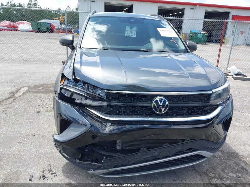 2022 Volkswagen Taos 1.5T S VIN: 3VVDX7B27NM034298 Lot: 44853505