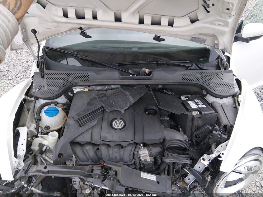 2013 Volkswagen Beetle 2.5L VIN: 3VWJP7AT3DM676766 Lot: 44853524