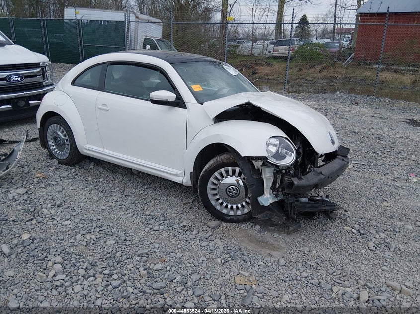 2013 Volkswagen Beetle 2.5L VIN: 3VWJP7AT3DM676766 Lot: 44853524