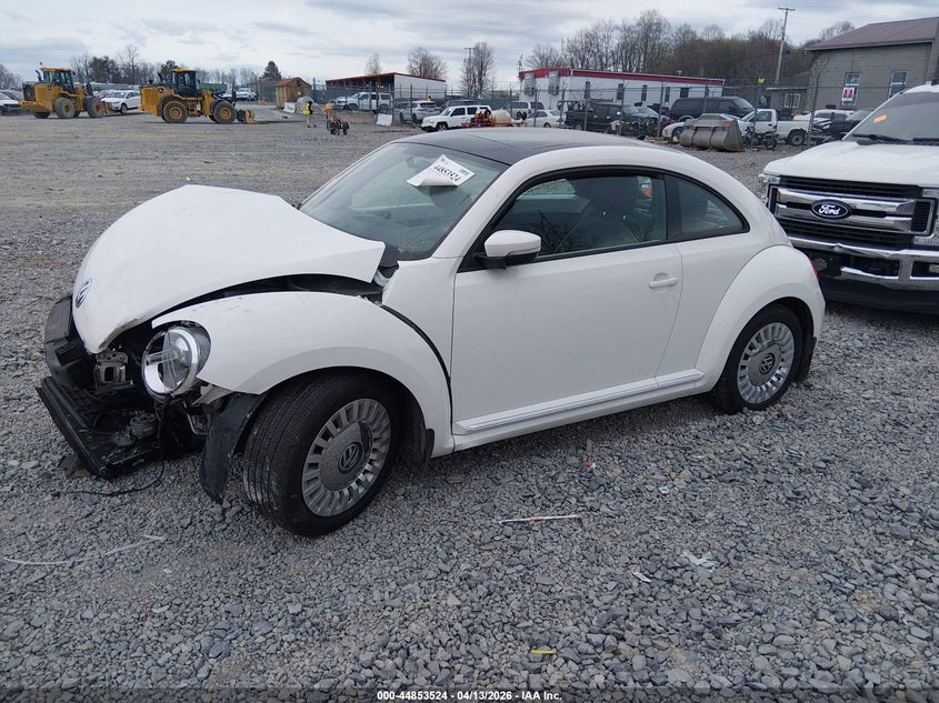 2013 Volkswagen Beetle 2.5L VIN: 3VWJP7AT3DM676766 Lot: 44853524