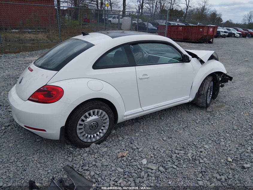 2013 Volkswagen Beetle 2.5L VIN: 3VWJP7AT3DM676766 Lot: 44853524
