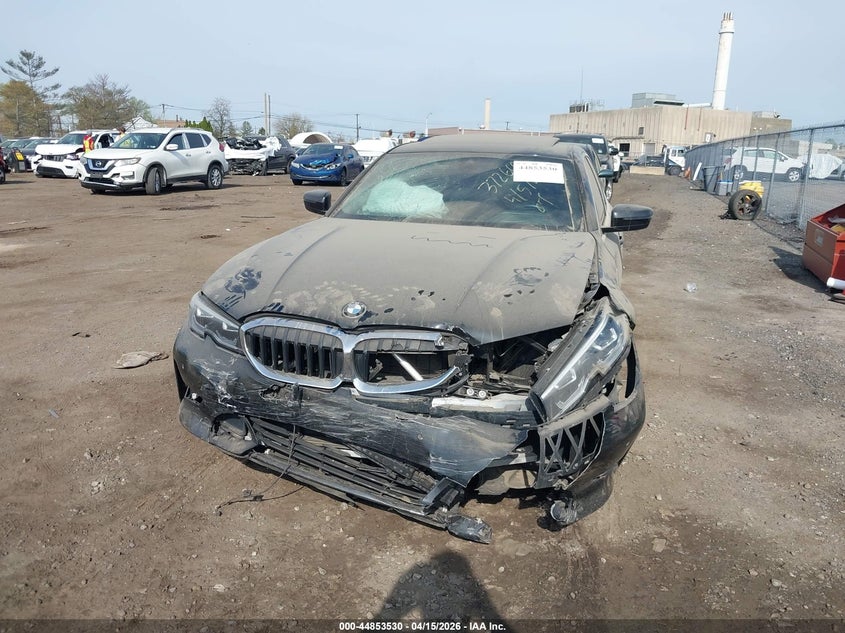 2021 BMW 3er 2.0 330i Xdrive Black Lot 111044853530 Vin 3MW5R7J03M8B47389