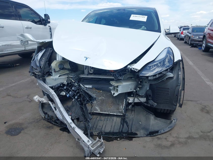 2023 Tesla Model y Awd/Long Range Dual Motor All-Wheel Drive white Lot 111044853541 Vin 7SAYGDEE8PF697507