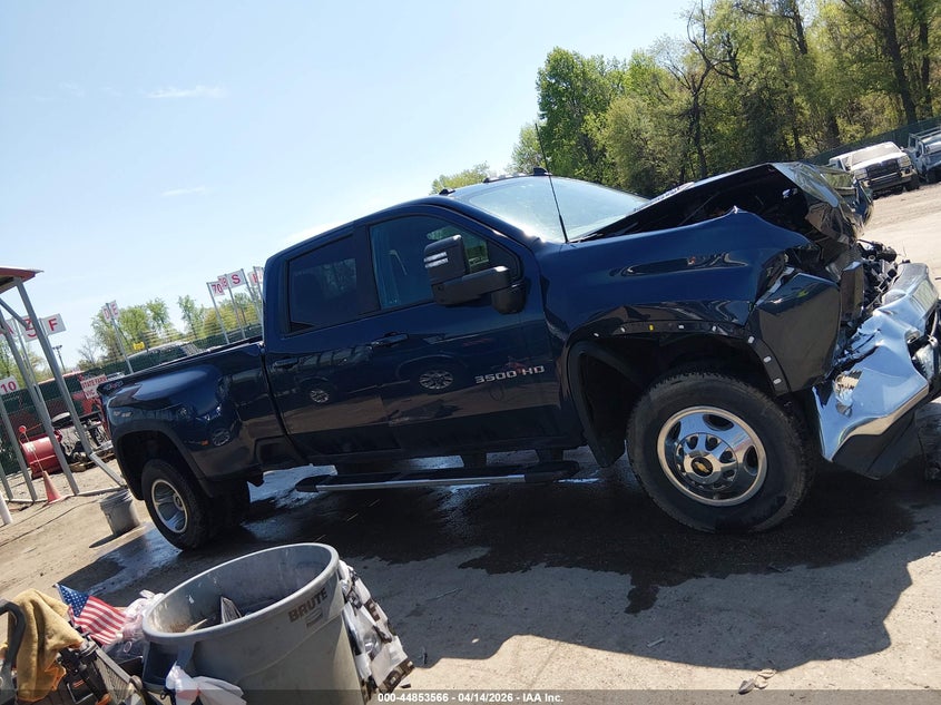 2022 Chevrolet Silverado 3500Hd 4Wd Long Bed Lt VIN: 1GC4YTEY3NF147797 Lot: 44853566
