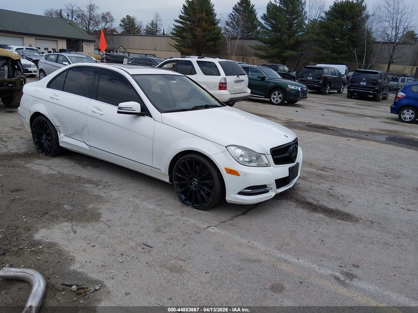 2013 MERCEDES-BENZ C 300 LUXURY 4MATIC