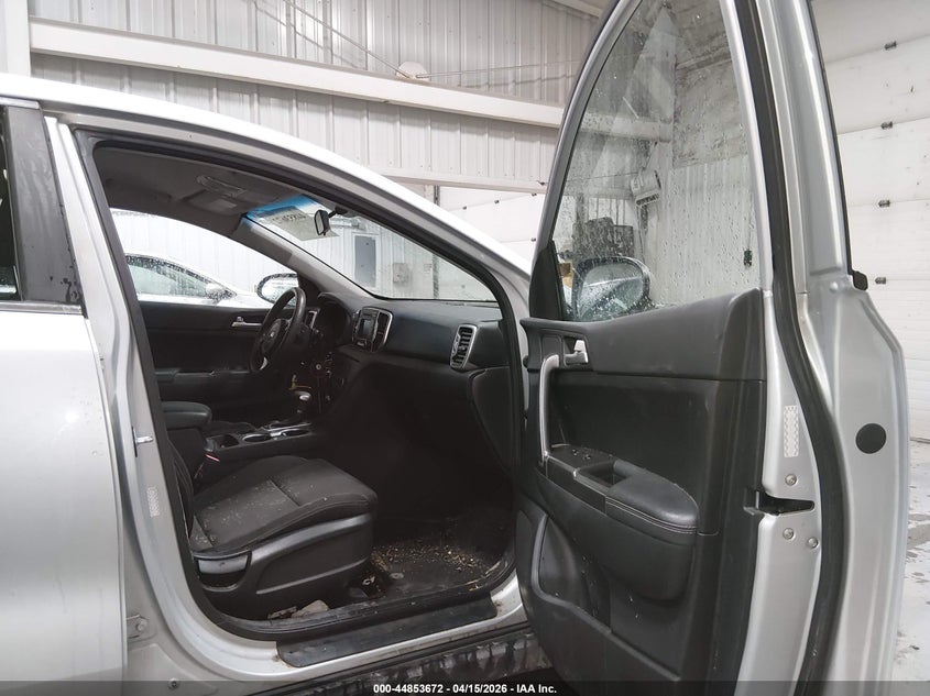 VIN KNDPMCAC8H7193398 2017 KIA SPORTAGE LX