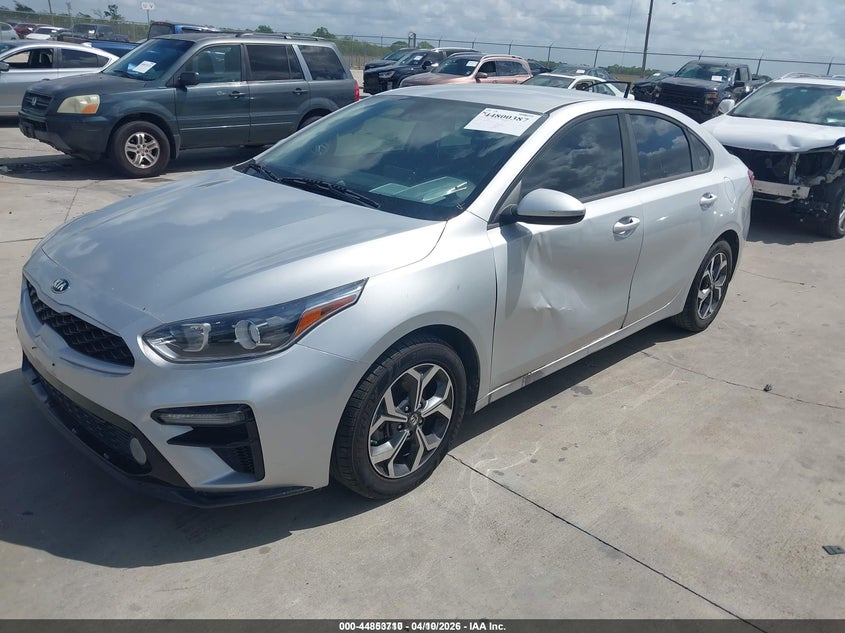2019 Kia Forte 2.0 silver Lot 111044853710 Vin 3KPF24AD8KE020018