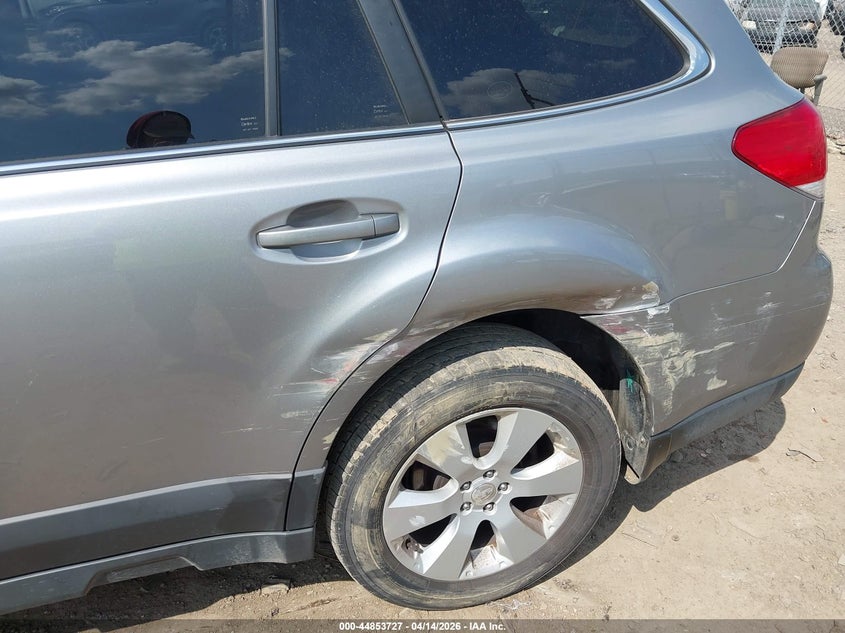 2011 Subaru Outback 2.5I Limited VIN: 4S4BRCKC9B3353812 Lot: 44853727