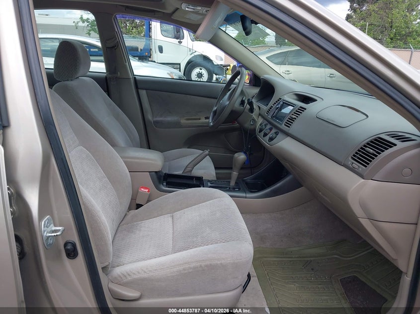 2004 Toyota Camry Le