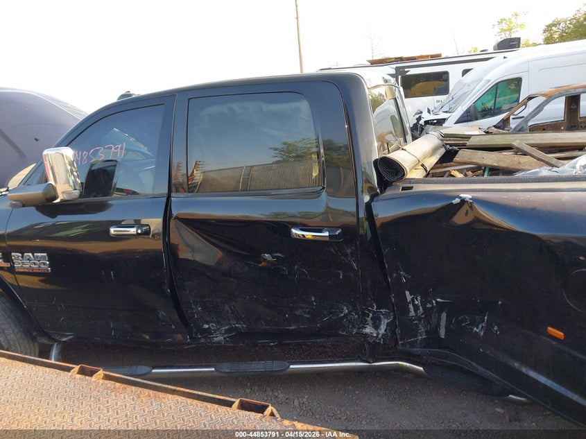 3C63RRJL2EG140660 2014 Ram 3500 Ram Laramie black