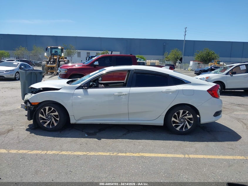 19XFC2F73HE201802 2017 Honda Civic 2.0 Ex white