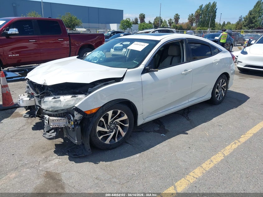 2017 Honda Civic 2.0 Ex white Lot 111044854103 Vin 19XFC2F73HE201802