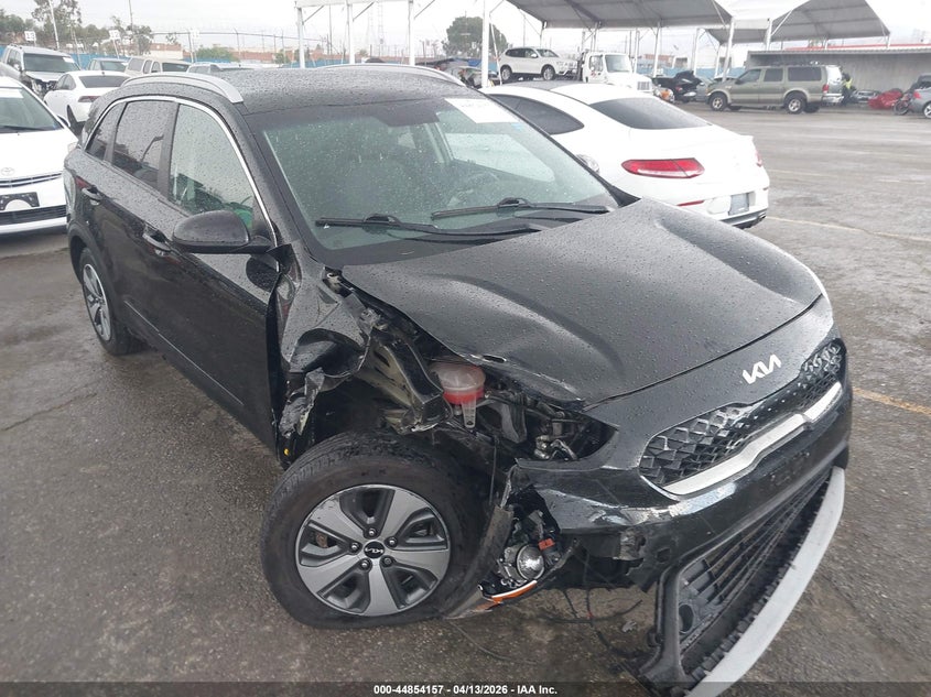 2022 KIA NIRO LX