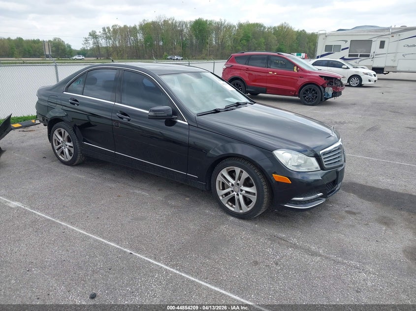 MERCEDES-BENZ C 300 2013. Lot# 44854209. VIN WDDGF8AB1DR252231. Photo 1