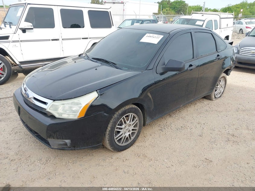 2010 Ford Focus Se 1FAHP3FN5AW223030 photo 1