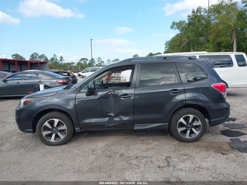 2017 Subaru Forester 2.5I Premium VIN: JF2SJAEC4HH573318 Lot: 44854522