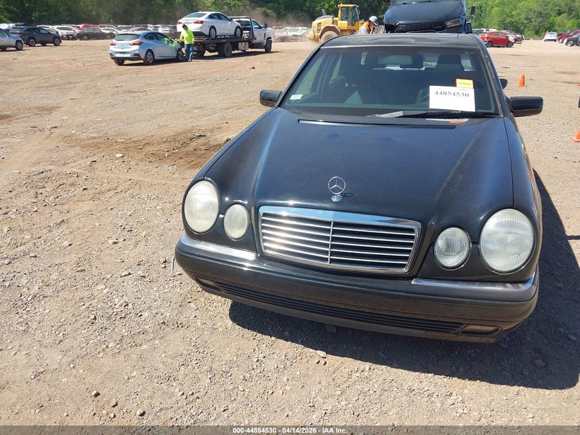 1998 Mercedes-Benz E 320 VIN: WDBJF65F7WA658032 Lot: 44854530