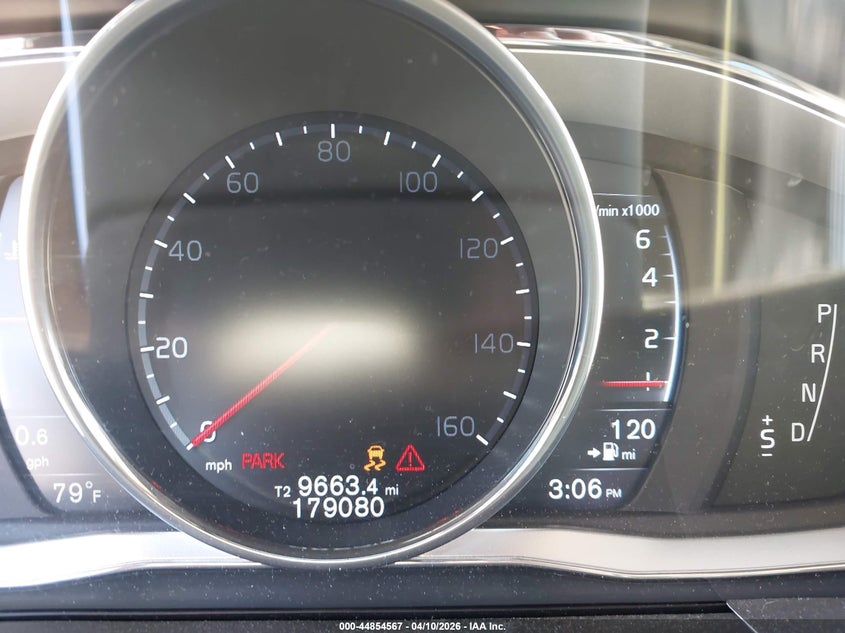 2016 Volvo Xc60 T5 Drive-E Premier VIN: YV440MDK6G2802312 Lot: 44854567