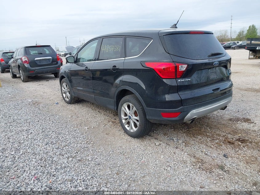 2019 Ford Escape 1.5 Se black Lot 111044854581 Vin 1FMCU9GD3KUB53221