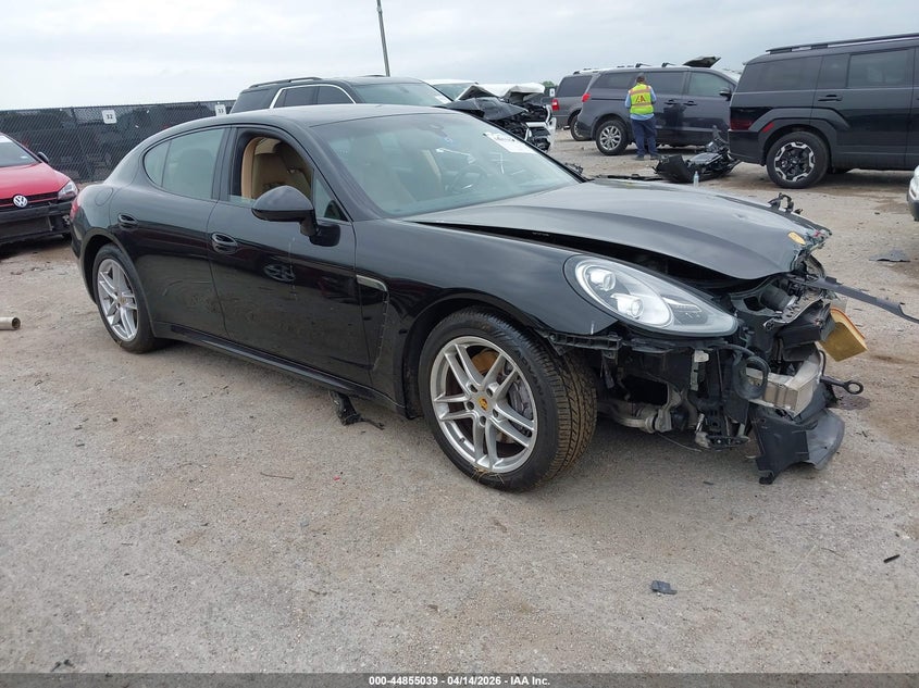 2016 Porsche Panamera 4