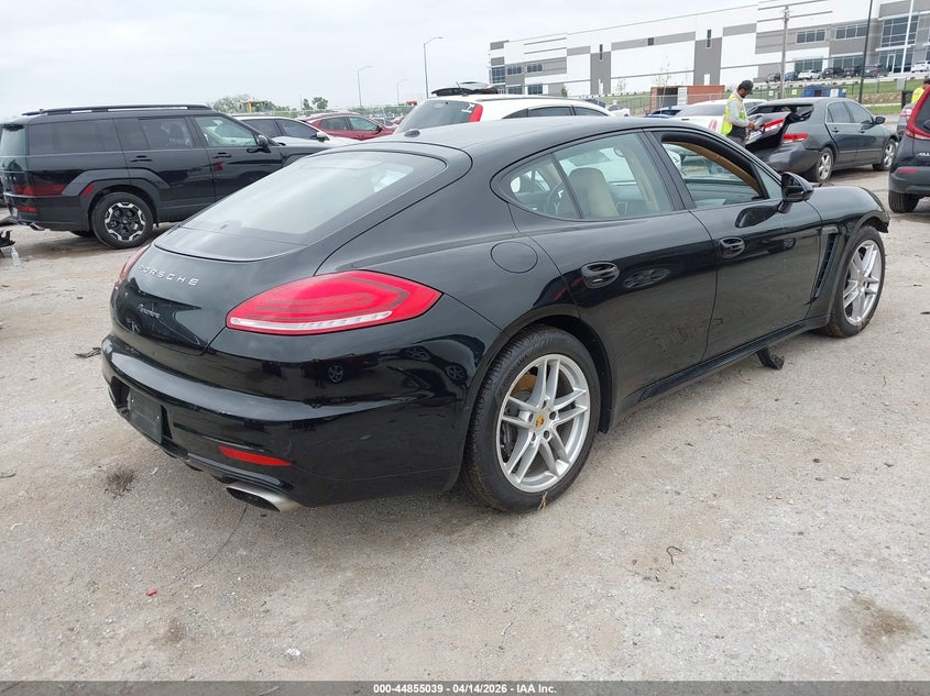 2016 Porsche Panamera 4
