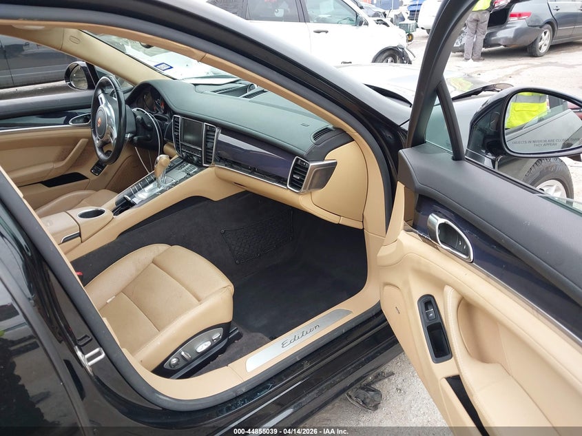 2016 Porsche Panamera 4