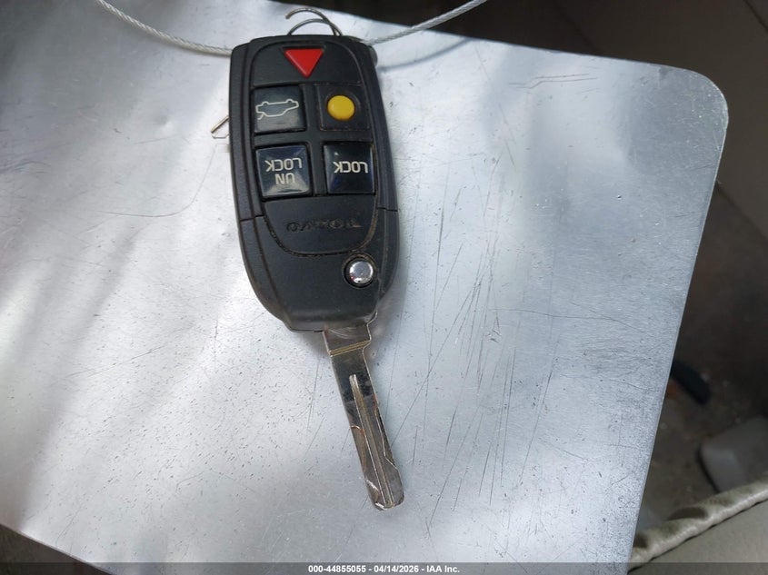 2004 Volvo S60 2.5T VIN: YV1RS59V042411531 Lot: 44855055