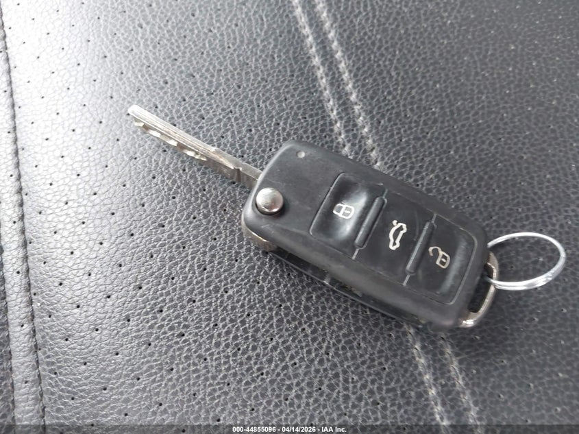 2015 Volkswagen Passat 1.8T Wolfsburg Edition VIN: 1VWAT7A34FC071381 Lot: 44855096