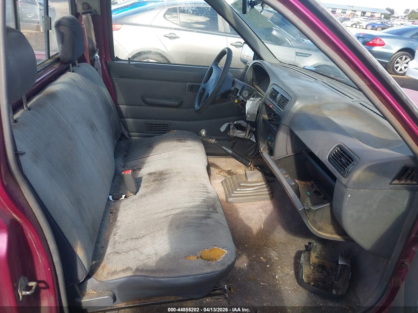 1995 Nissan Truck E/Xe