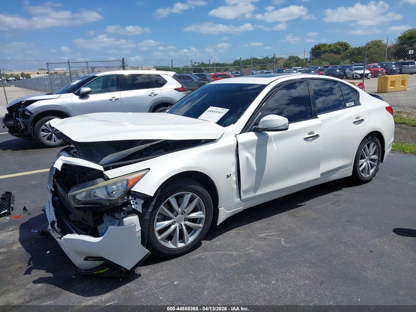 2015 Infiniti Q50 Premium