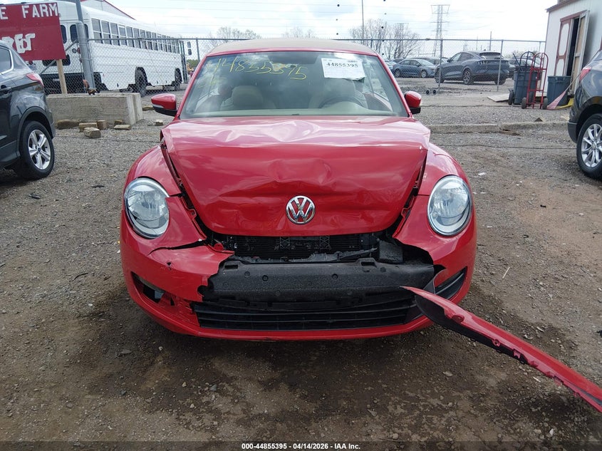 2013 Volkswagen Beetle 2.5L VIN: 3VW5P7AT5DM817774 Lot: 44855395