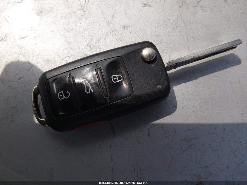 2013 Volkswagen Beetle 2.5L VIN: 3VW5P7AT5DM817774 Lot: 44855395