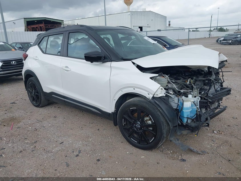 2022 NISSAN KICKS SR XTRONIC CVT