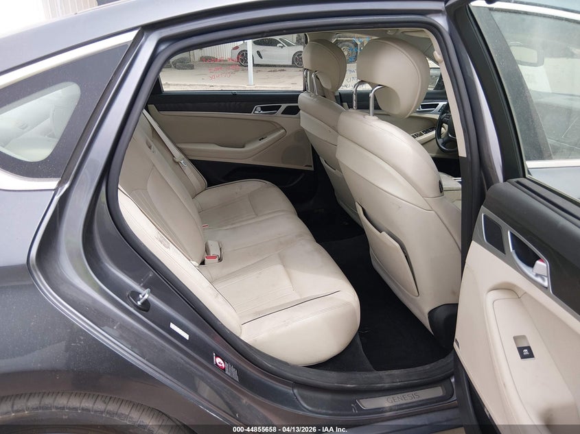 2015 Hyundai Genesis 3.8 VIN: KMHGN4JE9FU097827 Lot: 44855658