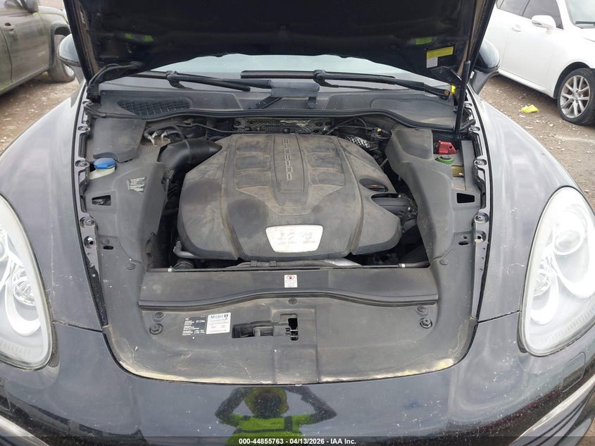 2013 PORSCHE CAYENNE DIESEL · Photo 10