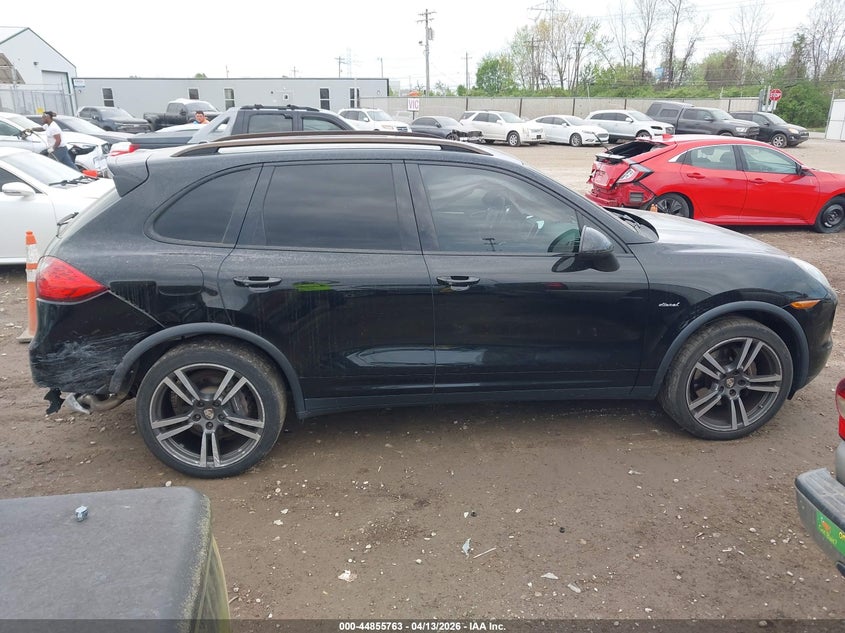 2013 PORSCHE CAYENNE DIESEL · Photo 13