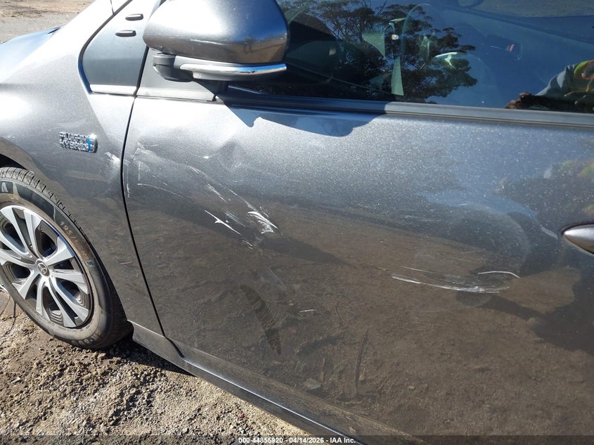 VIN JTDKAMFPXN3207695 2022 TOYOTA PRIUS PRIME XLE